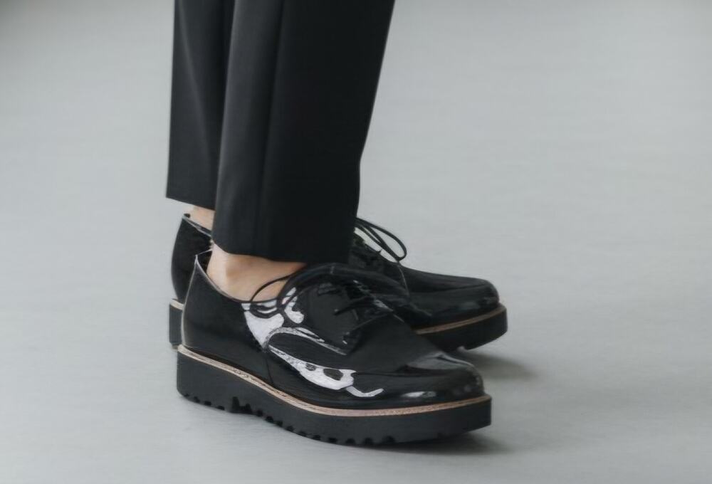 Paul Green Creeper Lace Up Flats 9 Black patent leather suede oxford $315 SH45